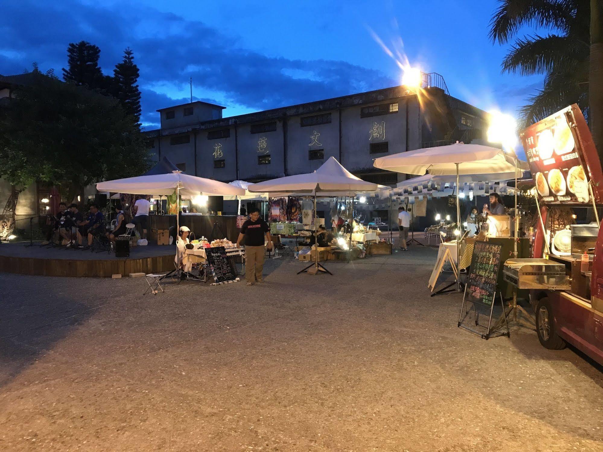 花蓮歐洲之星民宿 文創園區旁 鄰香榭大道 名產街 近東大門夜市 太平洋公園 杰西廣場 Hualien Extérieur photo